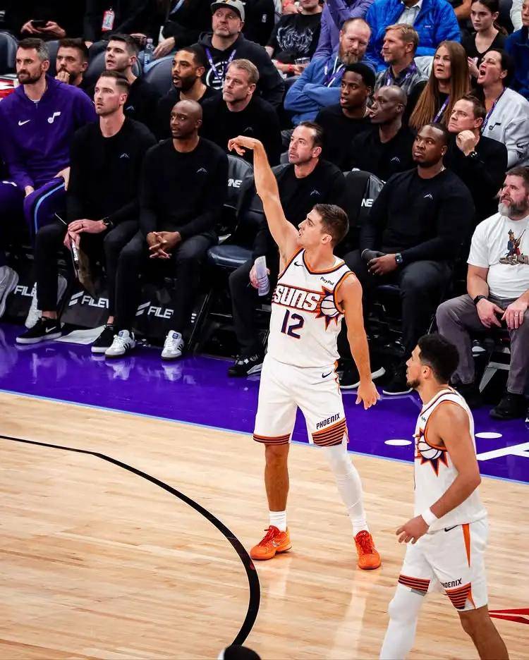 世界杯-左腿骨折！脚踝脱臼！NBA落选秀成功逆袭