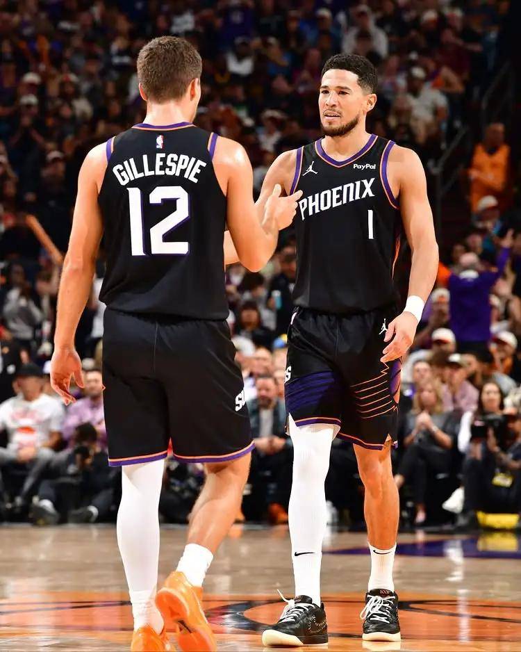 世界杯-左腿骨折！脚踝脱臼！NBA落选秀成功逆袭