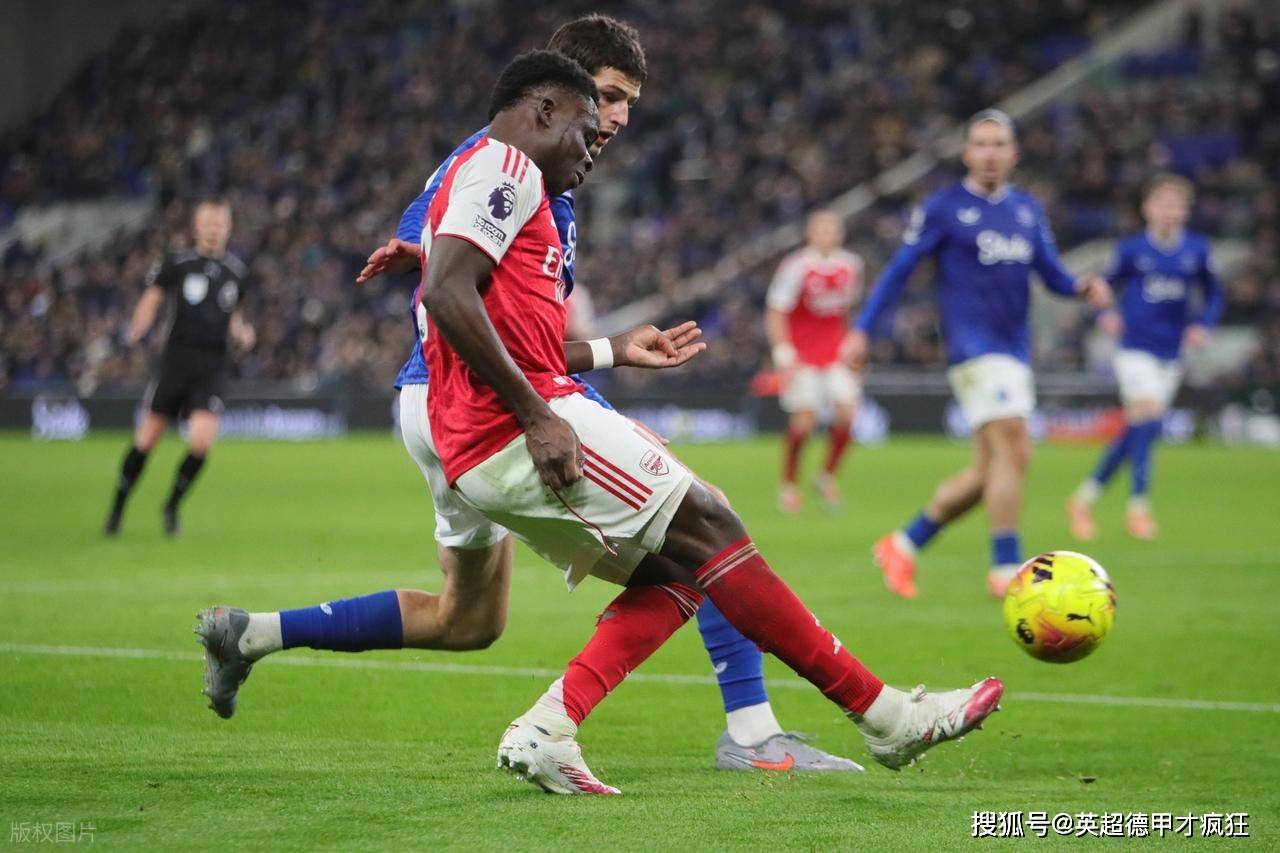 世界杯竞猜-利物浦伊萨克腓骨骨折！非洲后裔小腿纤细！阿森纳萨卡也要省着用